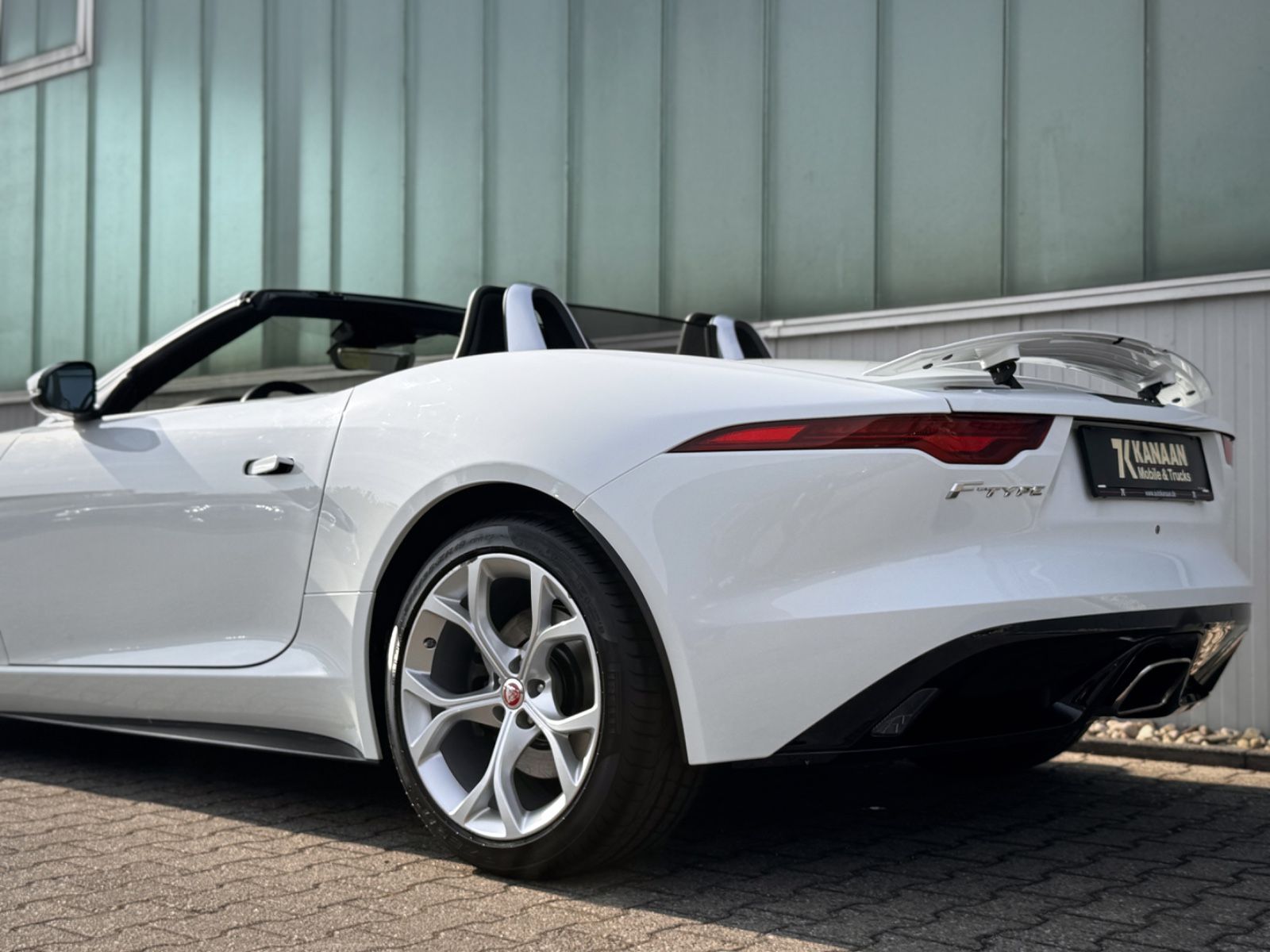 Fahrzeugabbildung Jaguar F-Type P300 Cabriolet R-Dynamic*NAVI|LED|1.HAND*