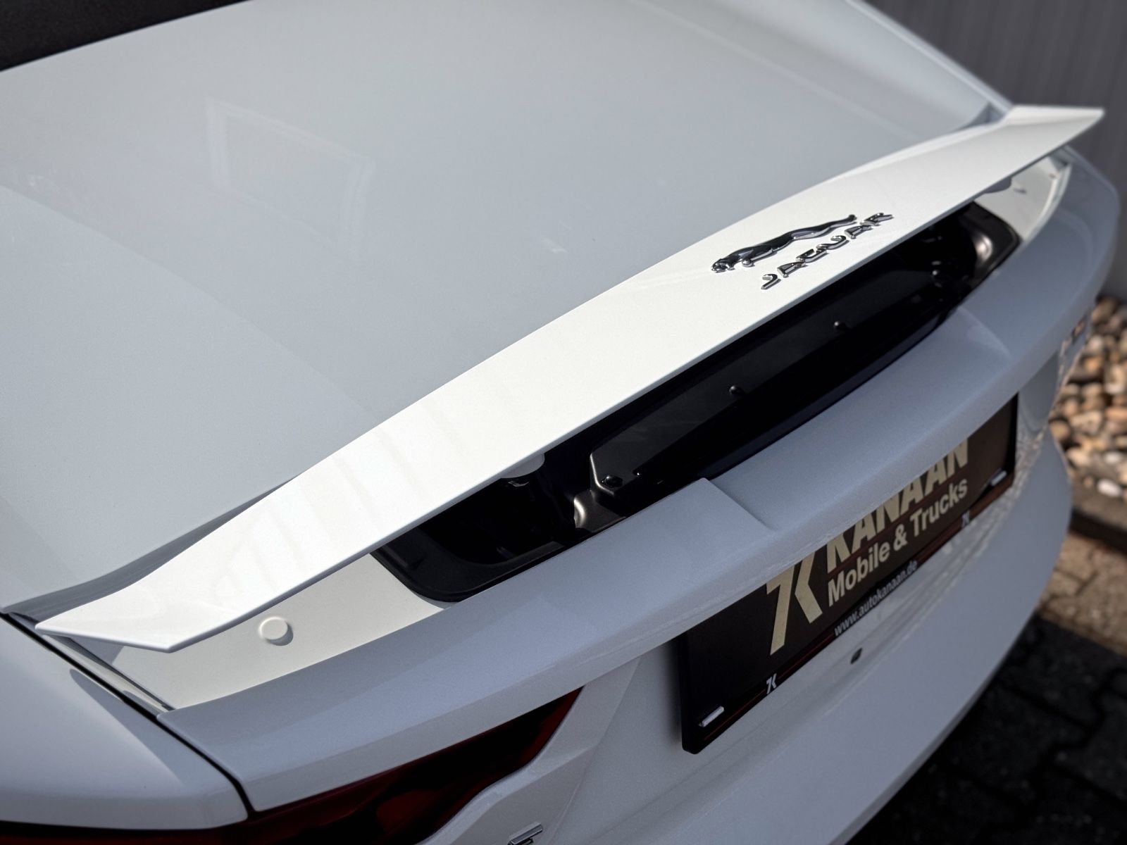 Fahrzeugabbildung Jaguar F-Type P300 Cabriolet R-Dynamic*NAVI|LED|1.HAND*