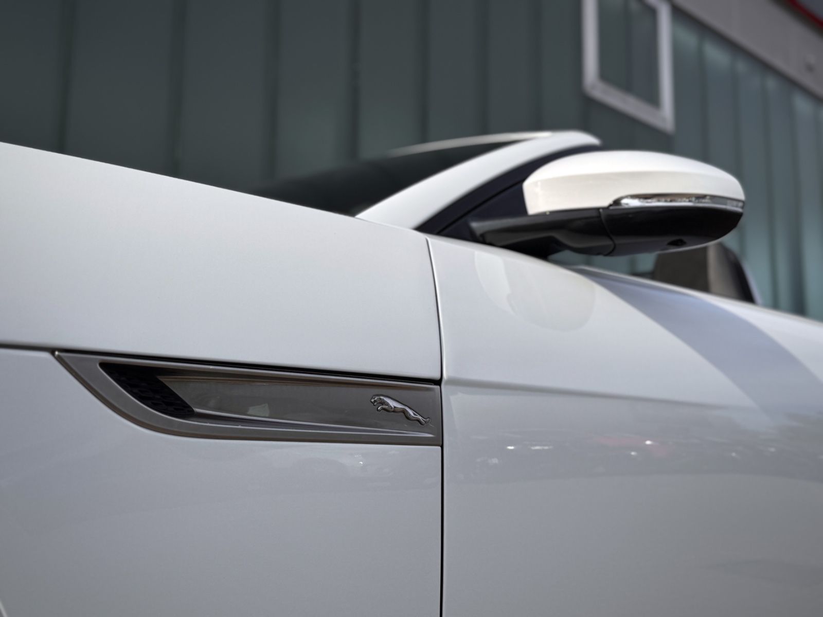 Fahrzeugabbildung Jaguar F-Type P300 Cabriolet R-Dynamic*NAVI|LED|1.HAND*