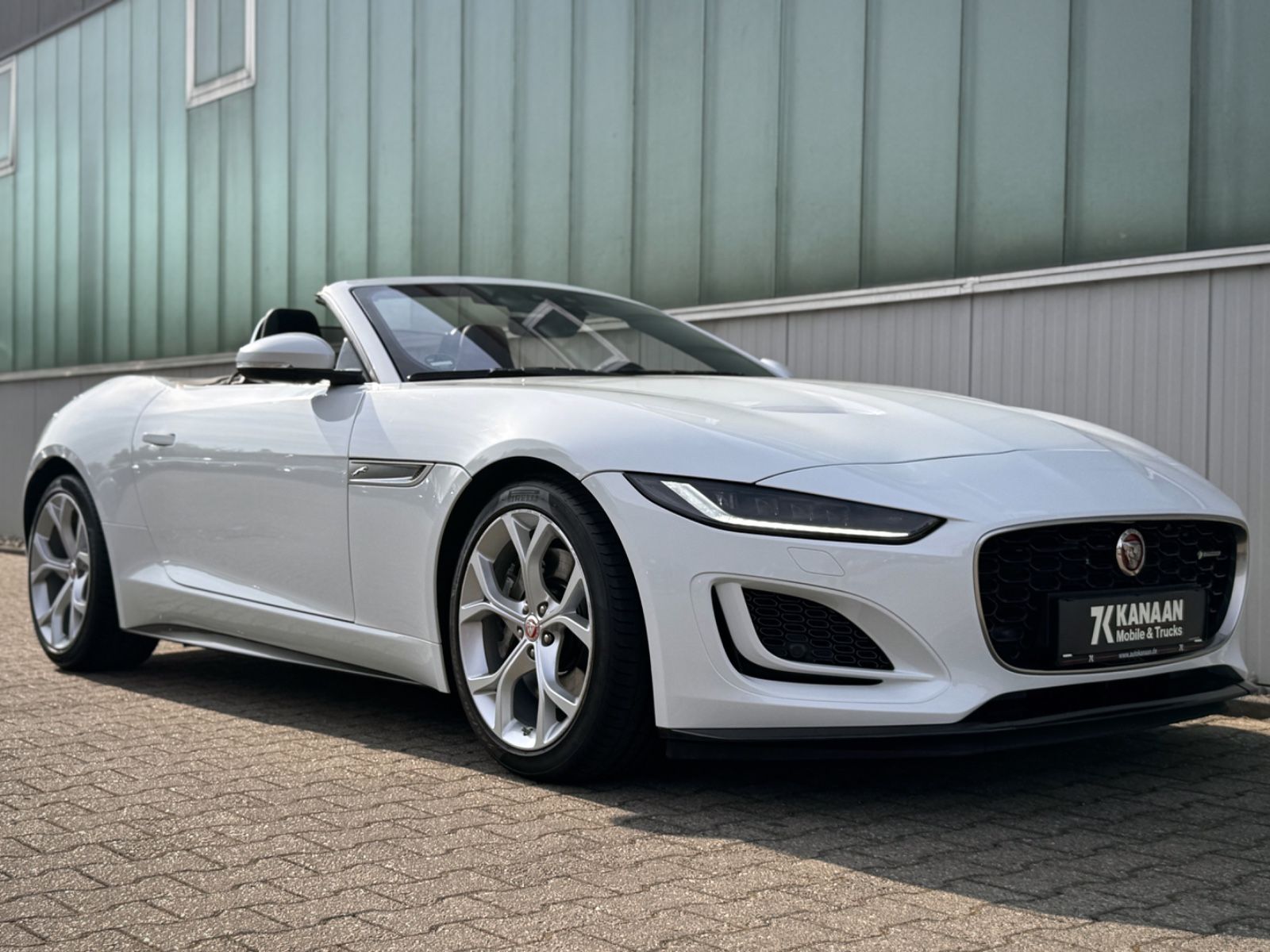 Fahrzeugabbildung Jaguar F-Type P300 Cabriolet R-Dynamic*NAVI|LED|1.HAND*