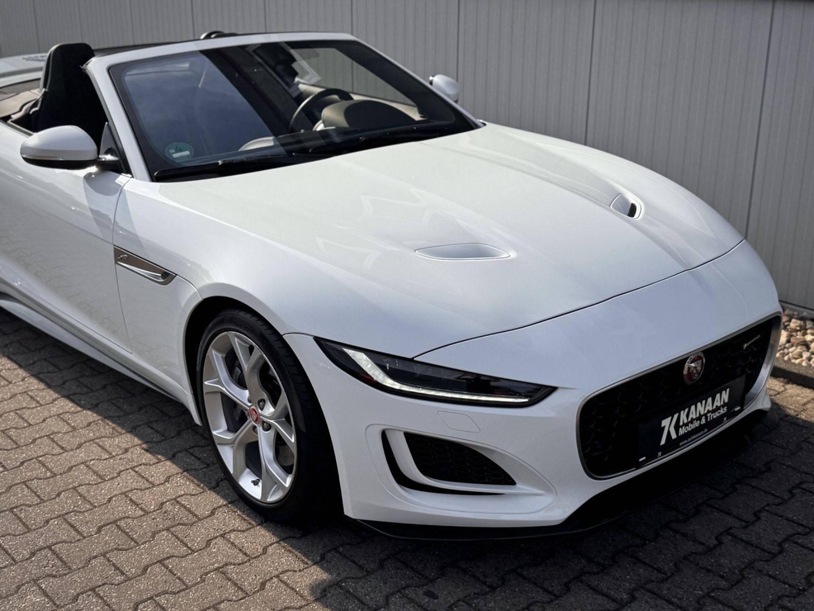 Fahrzeugabbildung Jaguar F-Type P300 Cabriolet R-Dynamic*NAVI|LED|1.HAND*