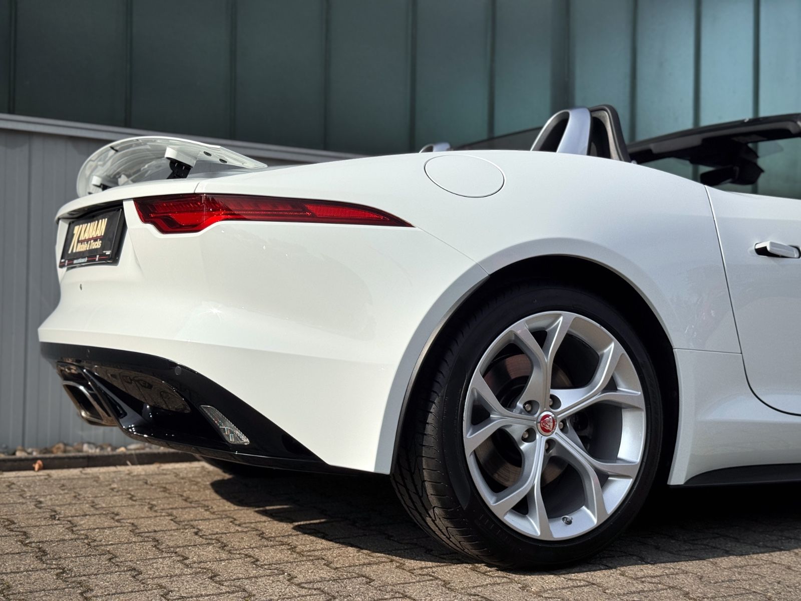 Fahrzeugabbildung Jaguar F-Type P300 Cabriolet R-Dynamic*NAVI|LED|1.HAND*