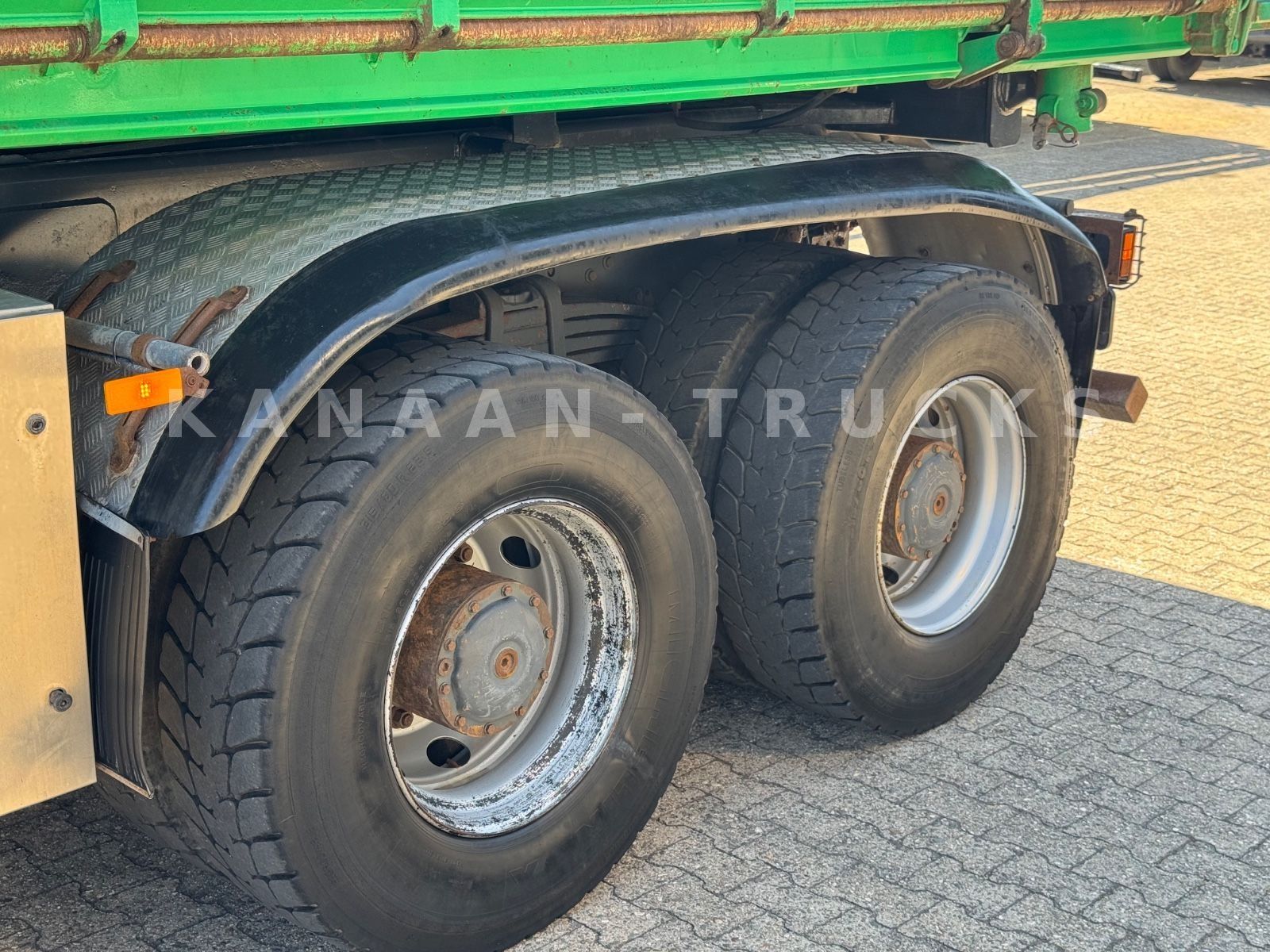Fahrzeugabbildung Mercedes-Benz 4146 Actros  8x4 Meiller Bordmatik Retarder
