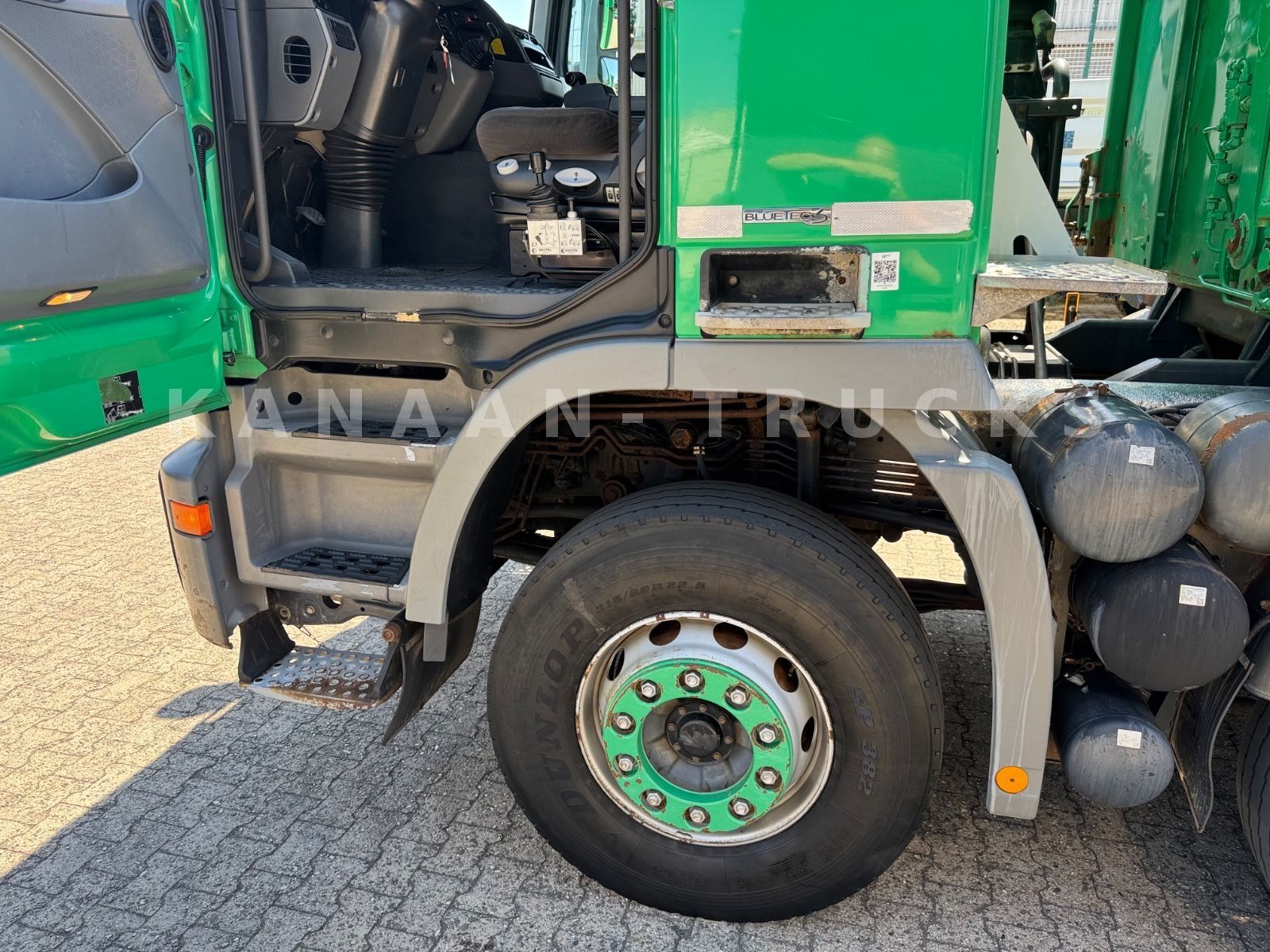 Fahrzeugabbildung Mercedes-Benz 4146 Actros  8x4 Meiller Bordmatik Retarder