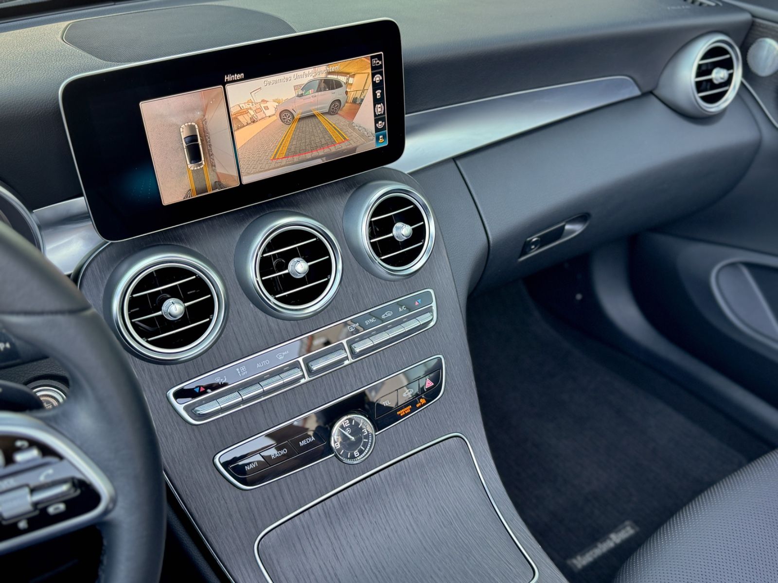Fahrzeugabbildung Mercedes-Benz C 220d Cabrio 4Matic *9G|360°|HEAD-UP|ASSIST*