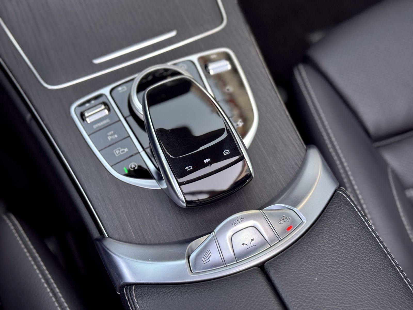 Fahrzeugabbildung Mercedes-Benz C 220d Cabrio 4Matic *9G|360°|HEAD-UP|ASSIST*