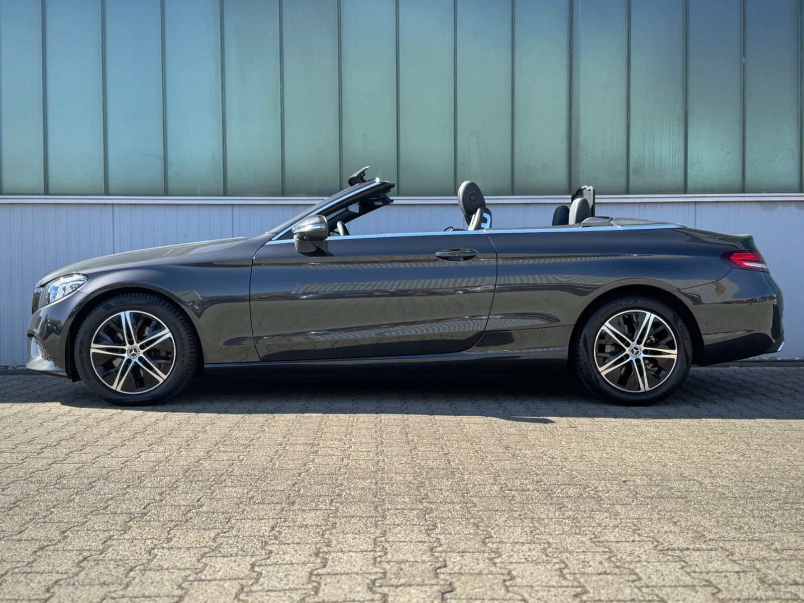 Fahrzeugabbildung Mercedes-Benz C 220d Cabrio 4Matic *9G|360°|HEAD-UP|ASSIST*
