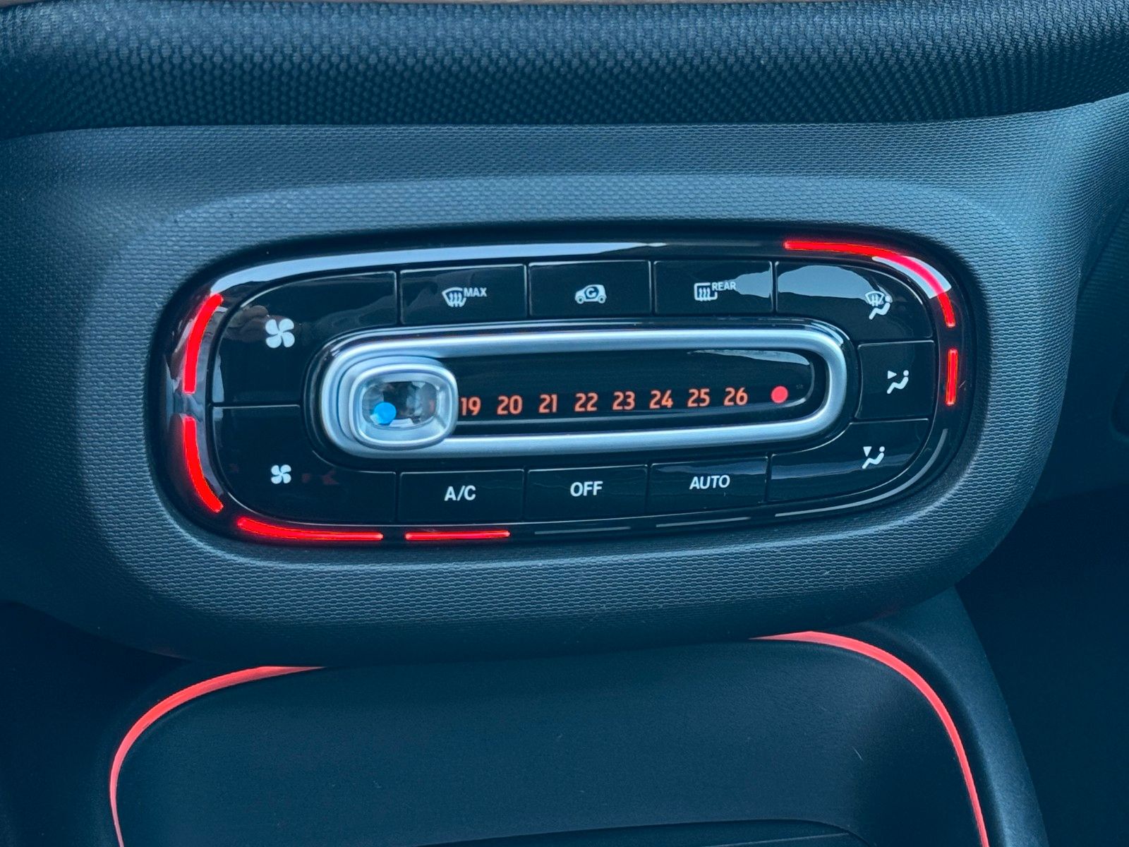 Fahrzeugabbildung Smart ForFour EQ Prime *FALTDACH|CAM|LED*