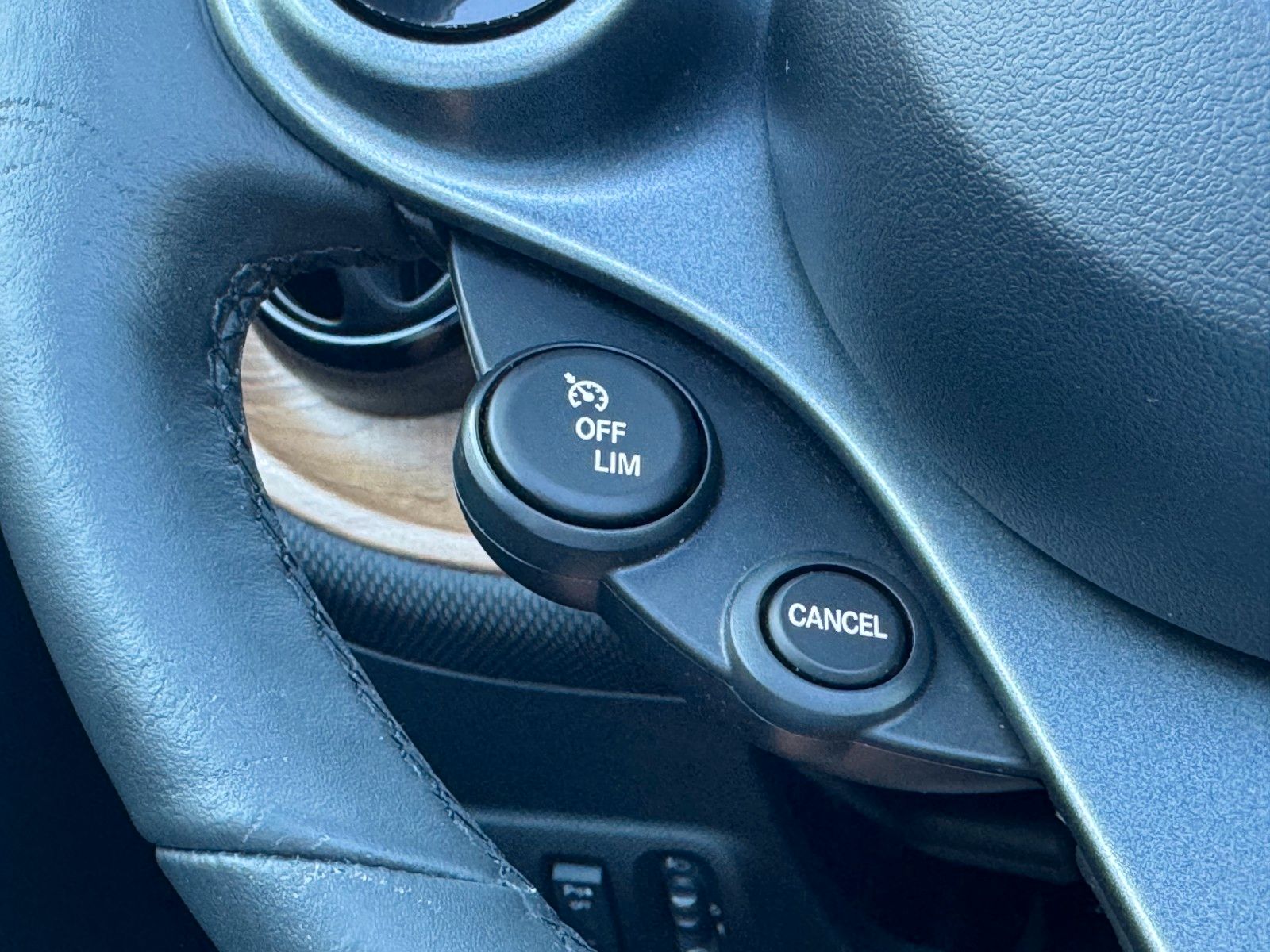 Fahrzeugabbildung Smart ForFour EQ Prime *FALTDACH|CAM|LED*