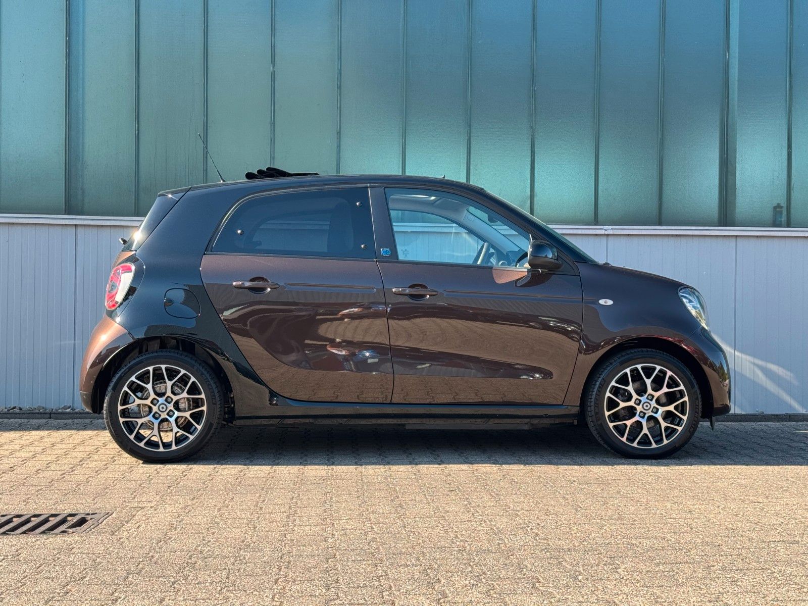 Fahrzeugabbildung Smart ForFour EQ Prime *FALTDACH|CAM|LED*