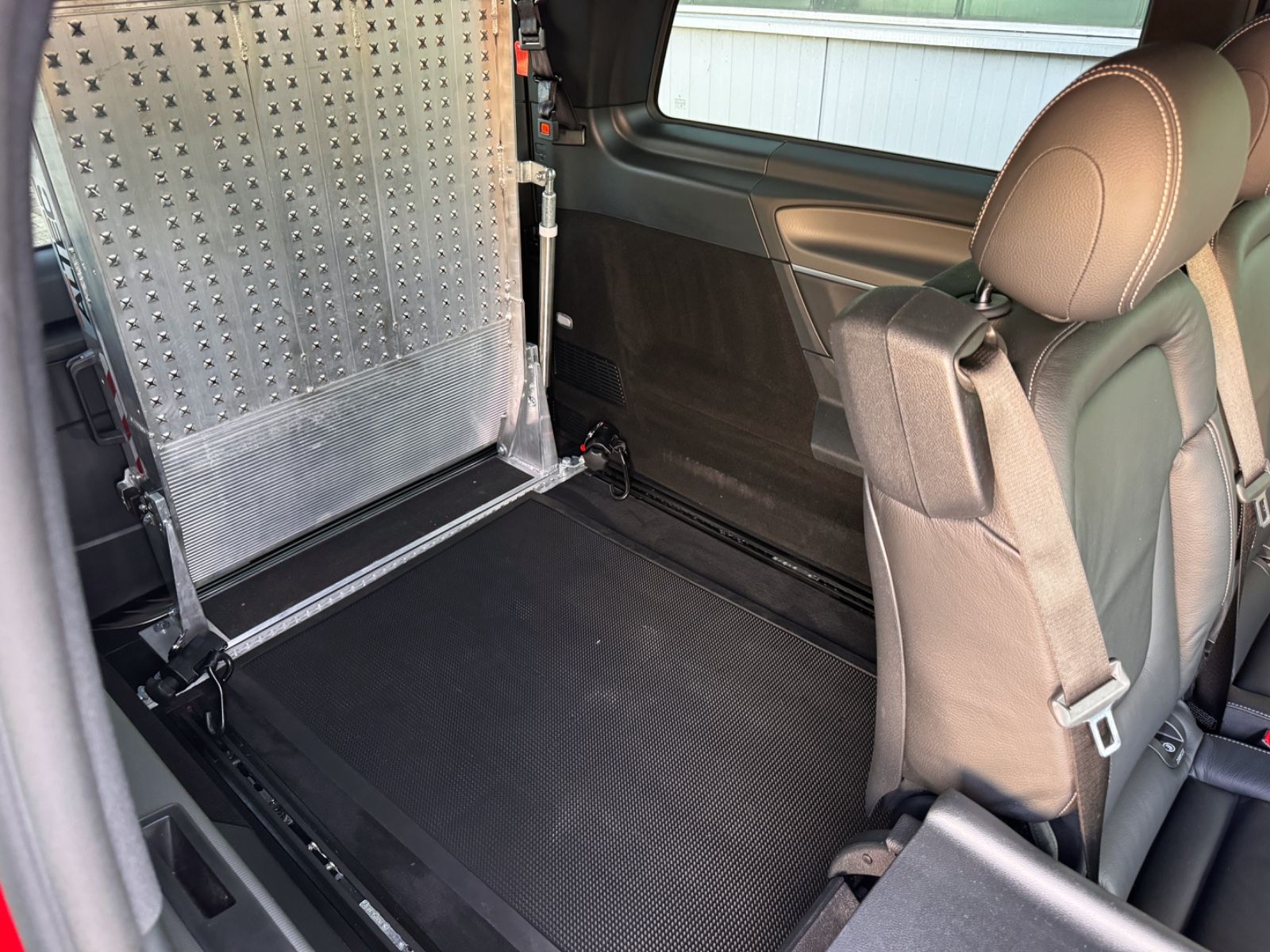 Fahrzeugabbildung Mercedes-Benz V 250d Avantgarde Edition Lang *RAMPE*