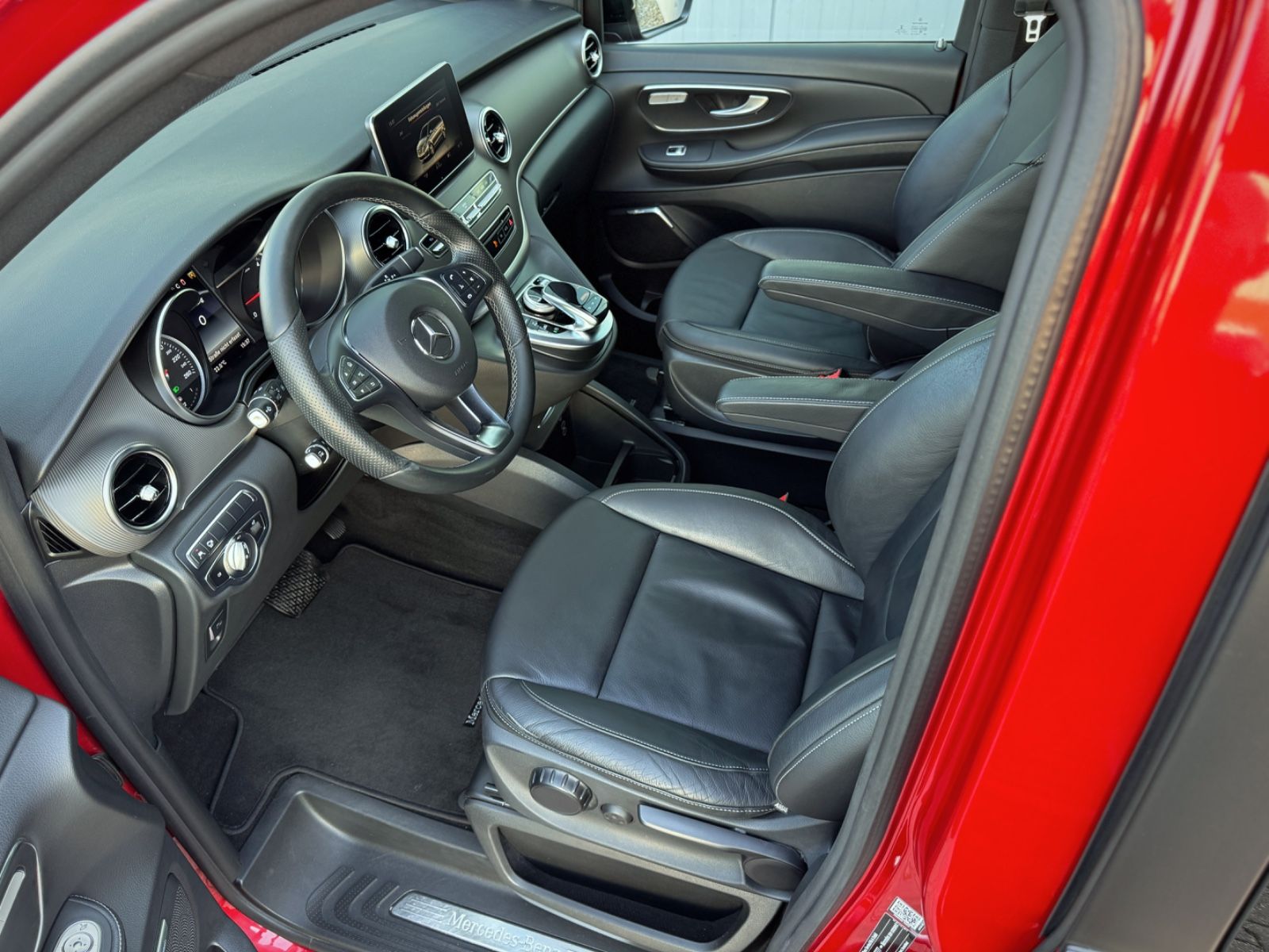 Fahrzeugabbildung Mercedes-Benz V 250d Avantgarde Edition Lang *RAMPE*