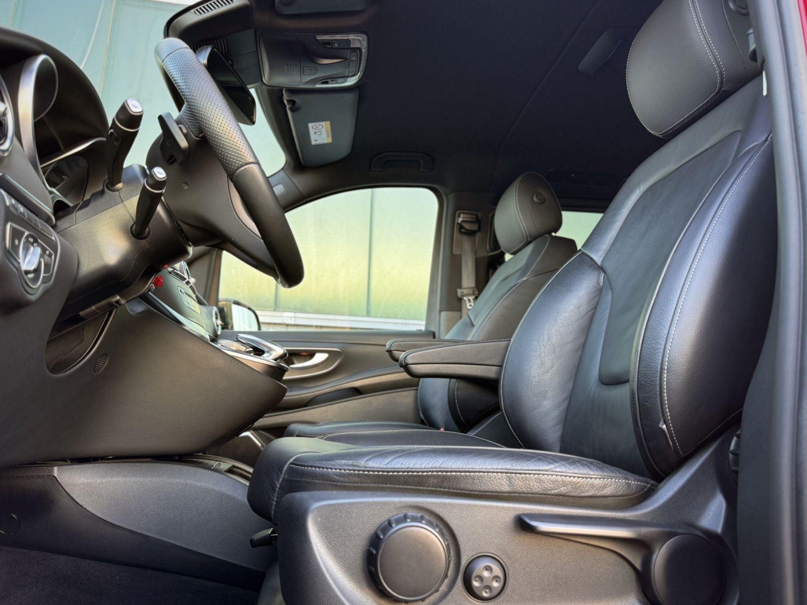 Fahrzeugabbildung Mercedes-Benz V 250d Avantgarde Edition Lang *RAMPE*
