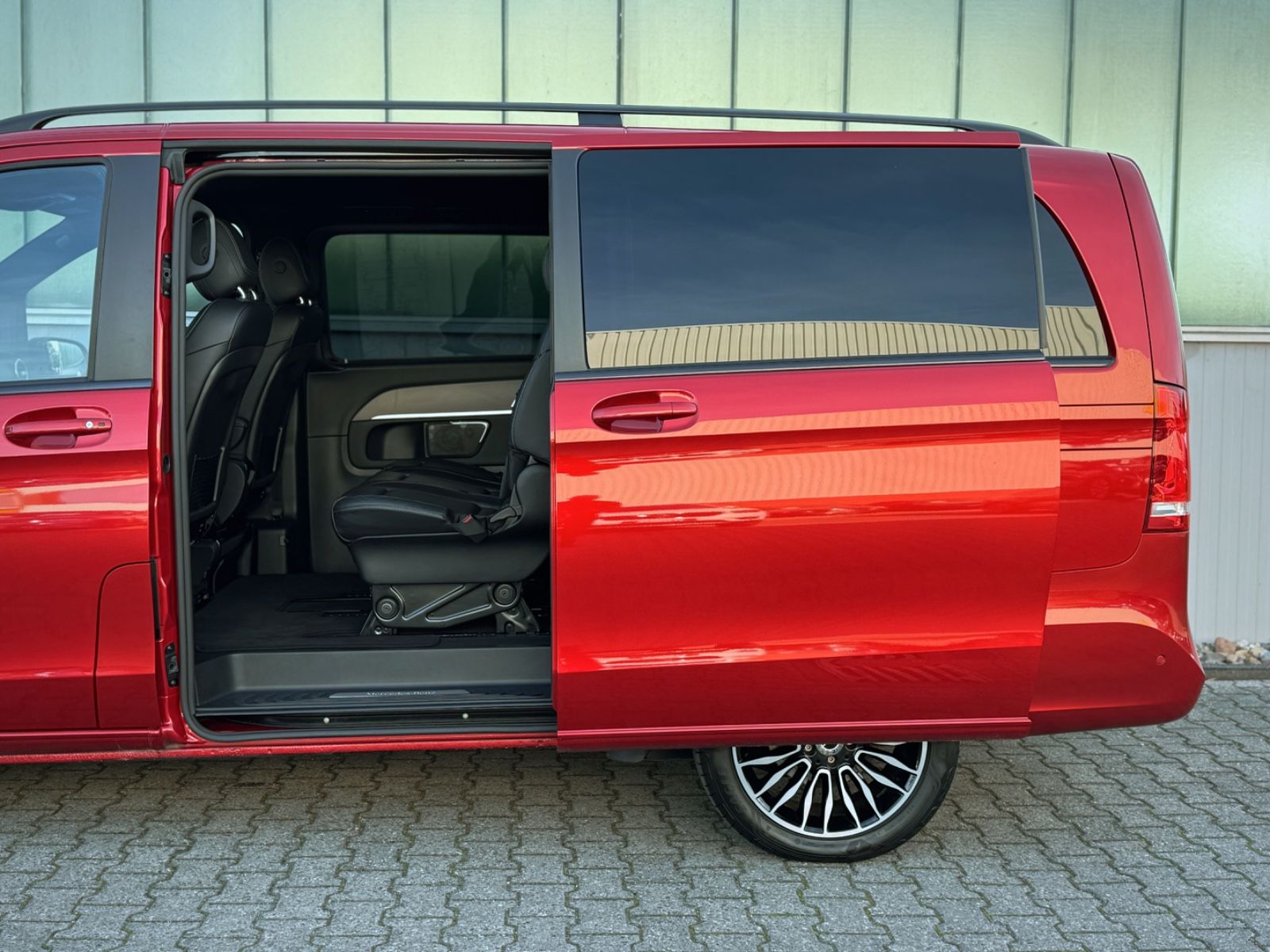 Fahrzeugabbildung Mercedes-Benz V 250d Avantgarde Edition Lang *RAMPE*