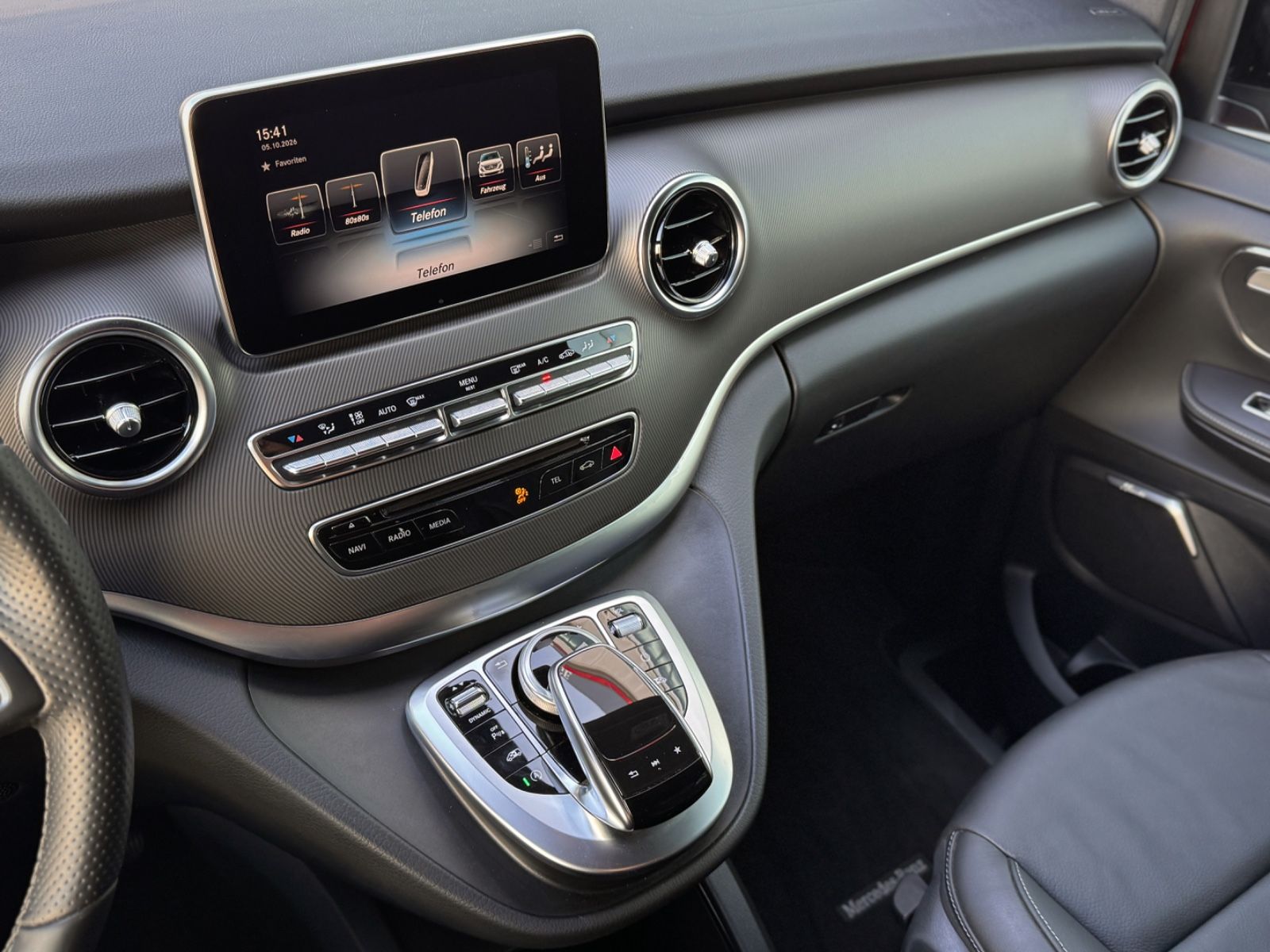 Fahrzeugabbildung Mercedes-Benz V 250d Avantgarde Edition Lang *RAMPE*