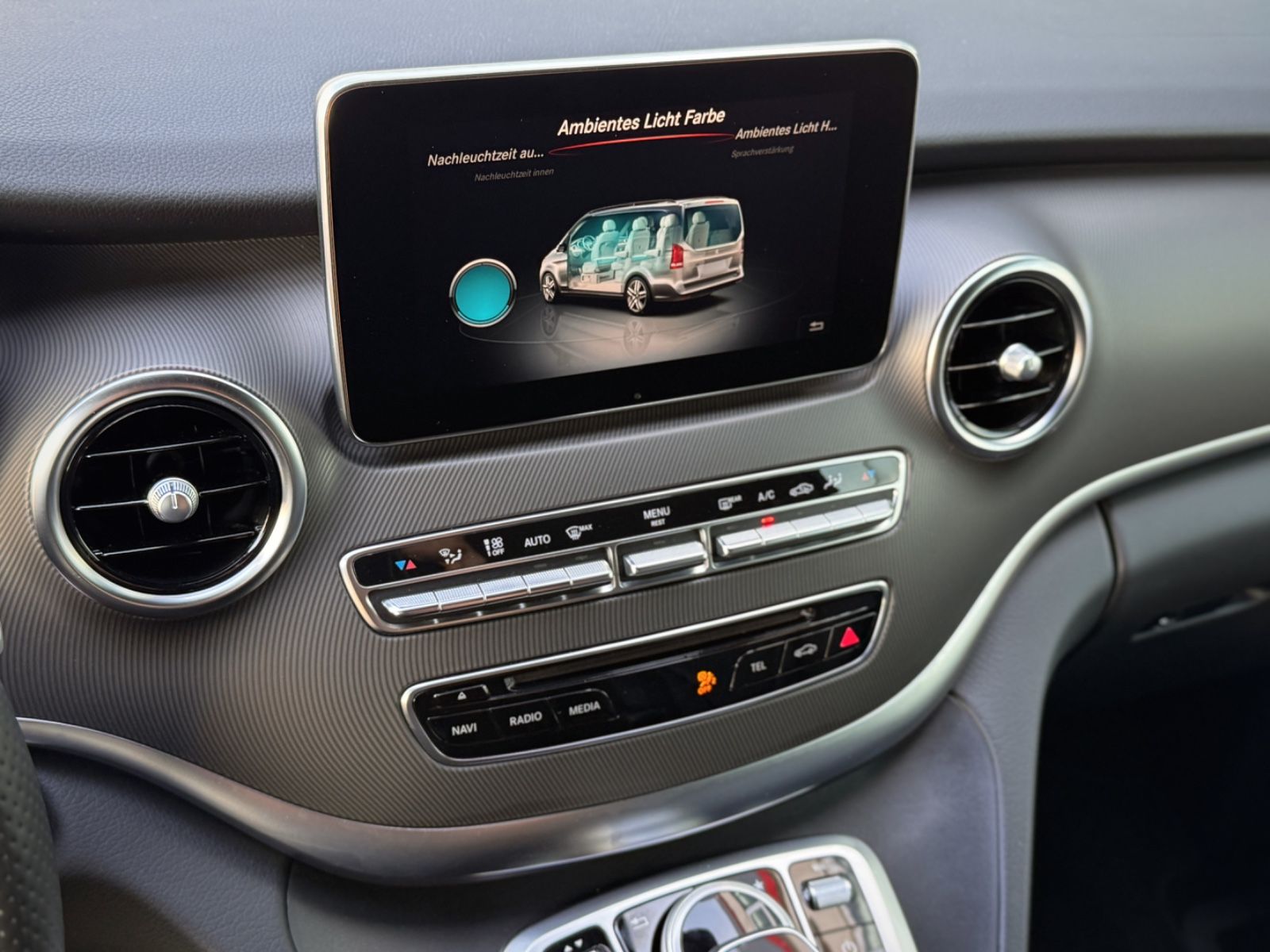 Fahrzeugabbildung Mercedes-Benz V 250d Avantgarde Edition Lang *RAMPE*