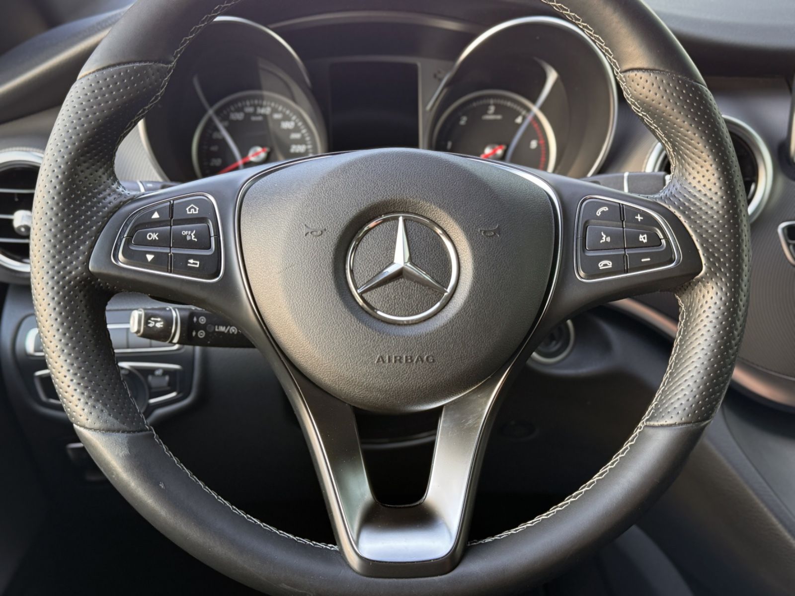 Fahrzeugabbildung Mercedes-Benz V 250d Avantgarde Edition Lang *RAMPE*