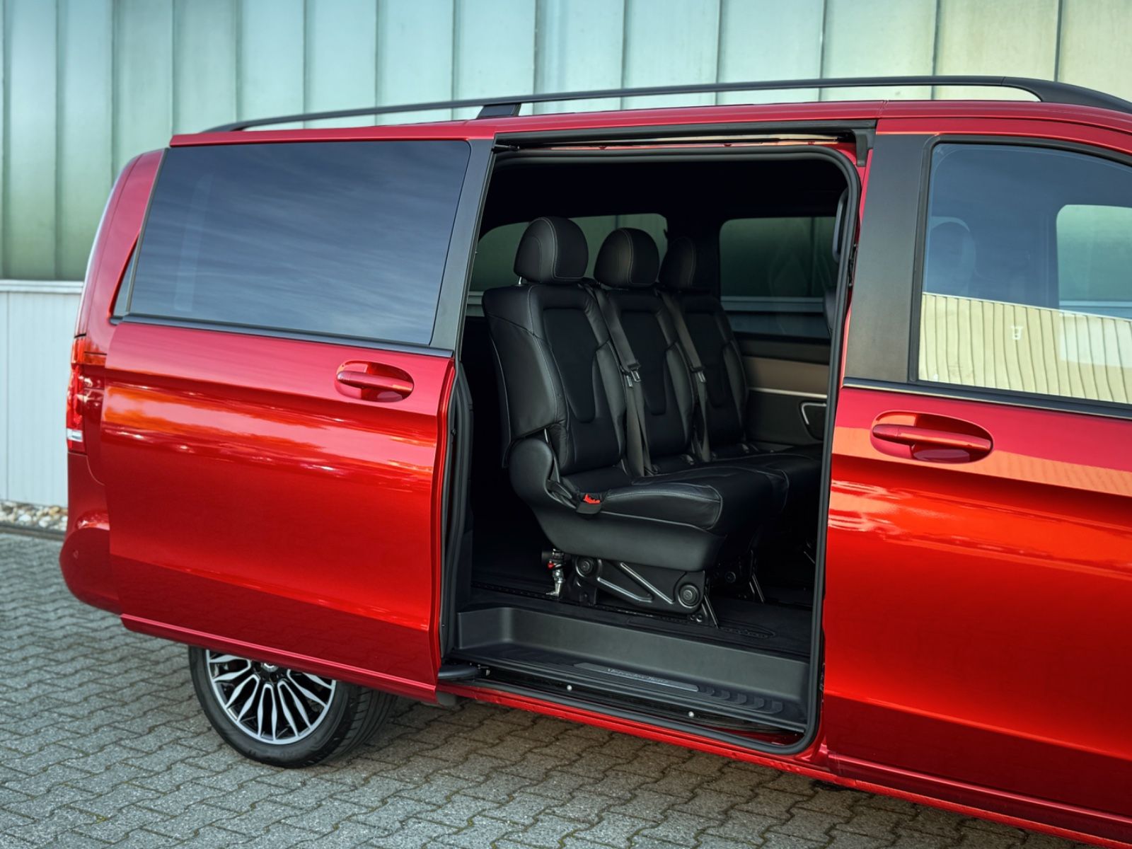 Fahrzeugabbildung Mercedes-Benz V 250d Avantgarde Edition Lang *RAMPE*