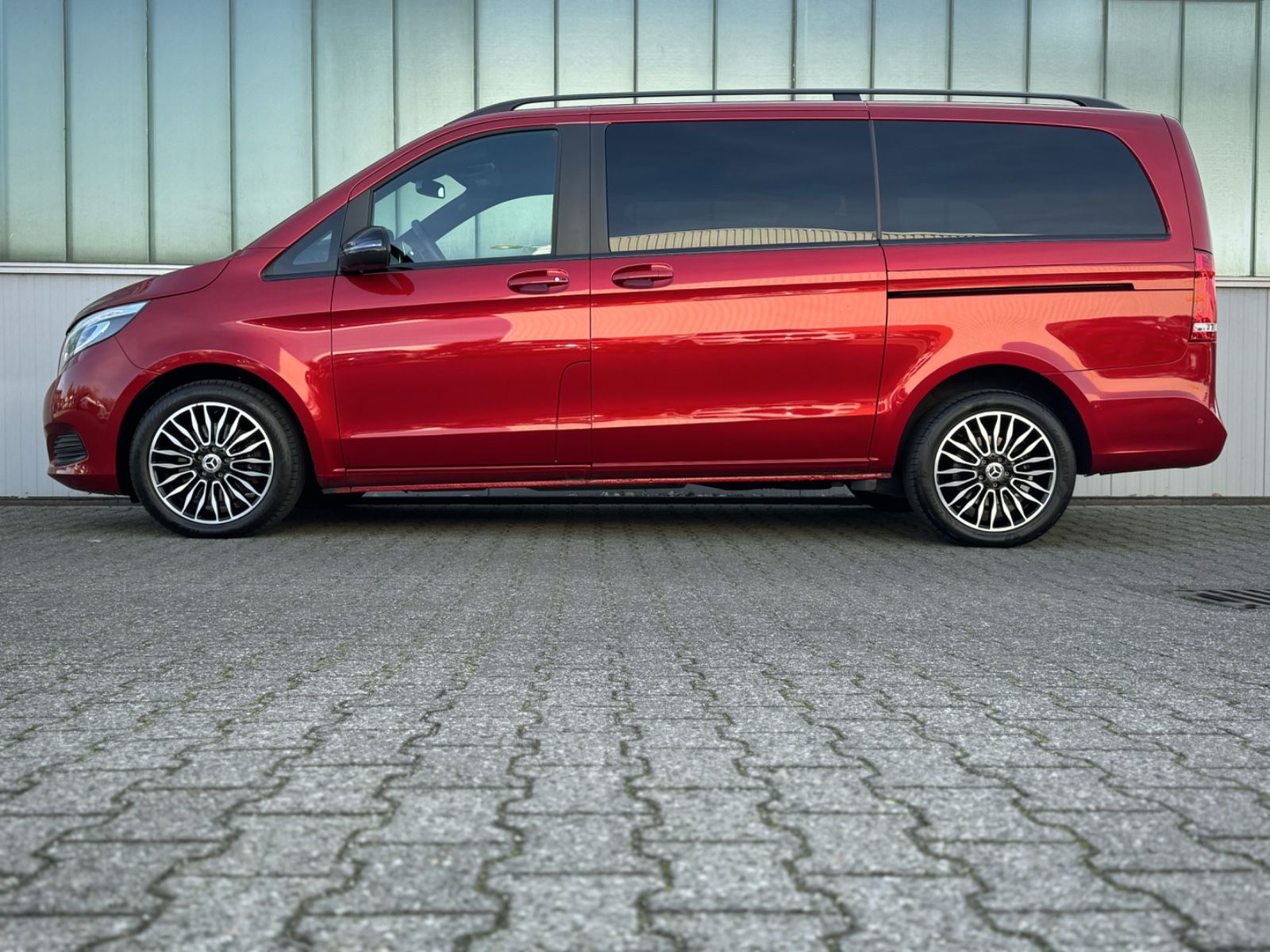 Fahrzeugabbildung Mercedes-Benz V 250d Avantgarde Edition Lang *RAMPE*