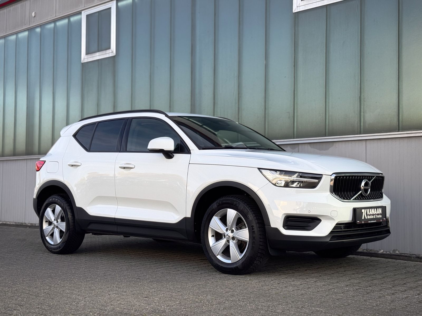 Fahrzeugabbildung Volvo XC40 1.5 T2 Momentum Core*NAVI|LED|CAM|SHZ|1.HD*