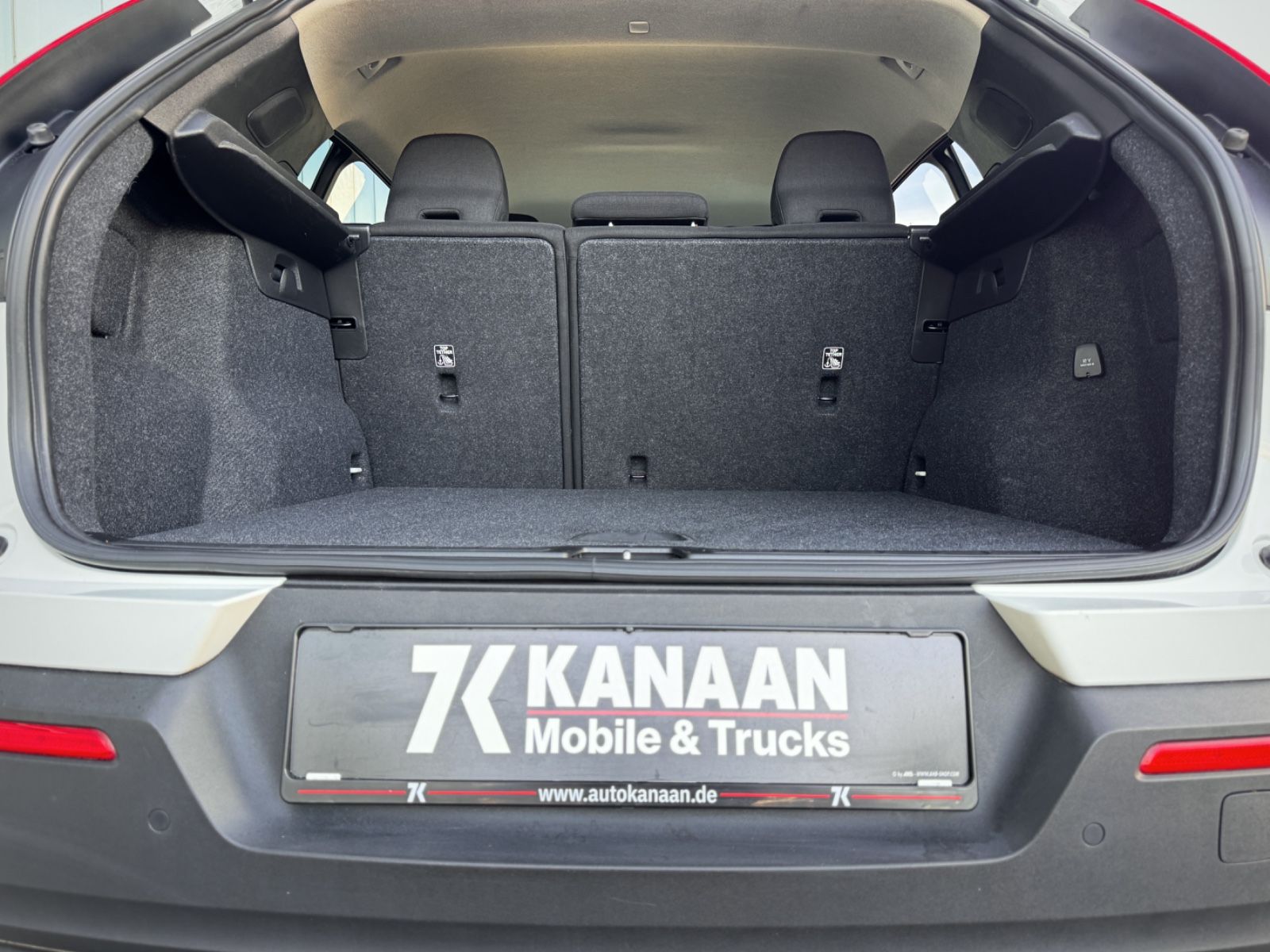 Fahrzeugabbildung Volvo XC40 1.5 T2 Momentum Core*NAVI|LED|CAM|SHZ|1.HD*