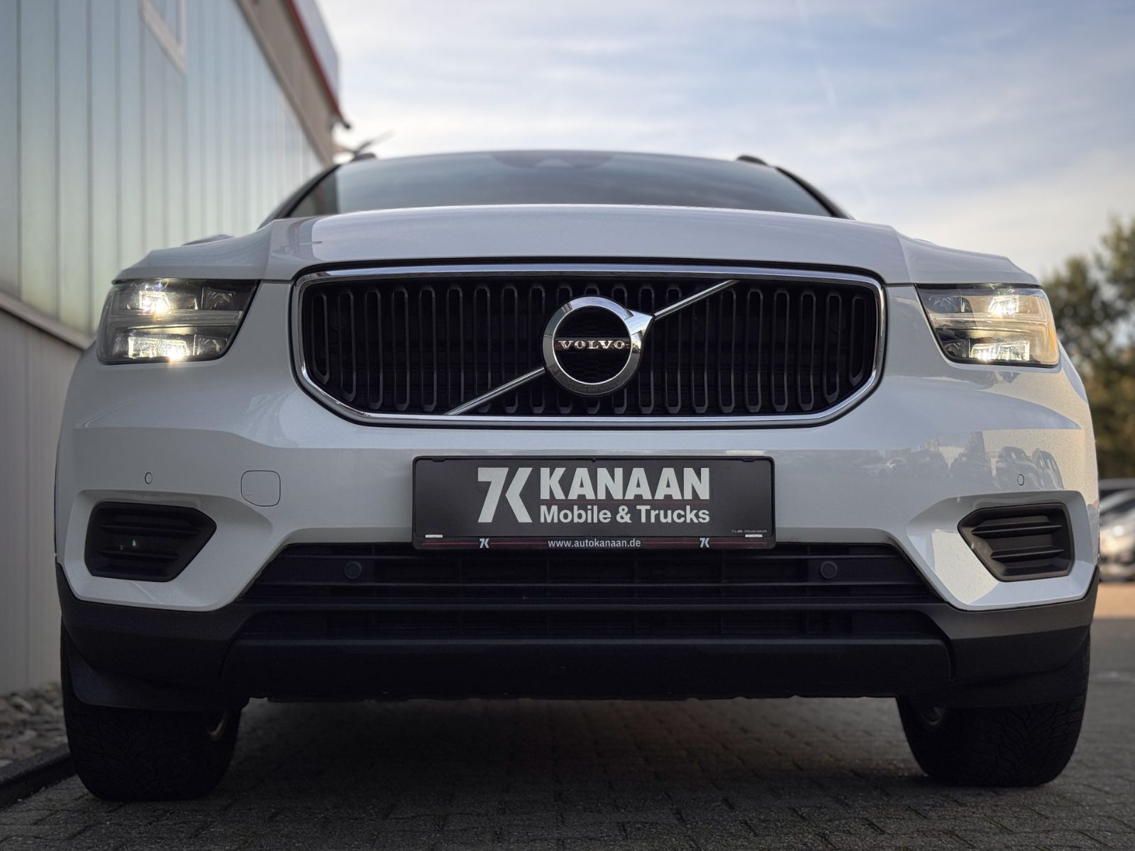Fahrzeugabbildung Volvo XC40 1.5 T2 Momentum Core*NAVI|LED|CAM|SHZ|1.HD*