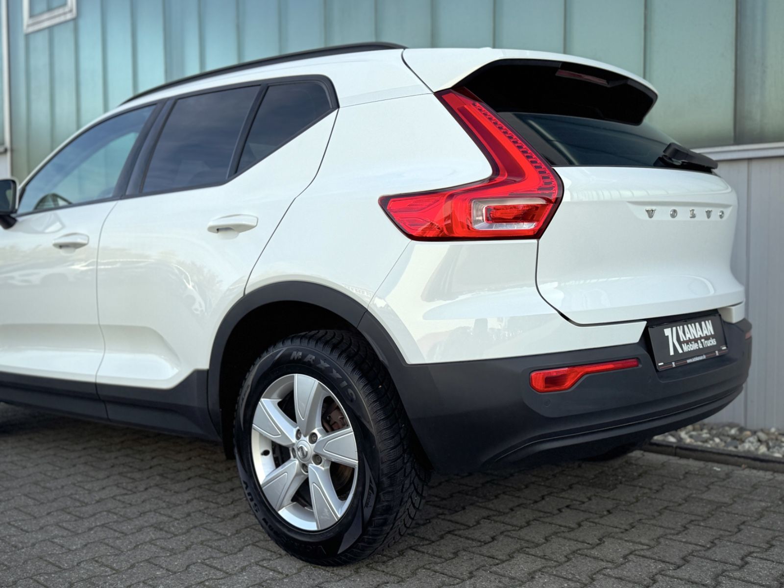 Fahrzeugabbildung Volvo XC40 1.5 T2 Momentum Core*NAVI|LED|CAM|SHZ|1.HD*
