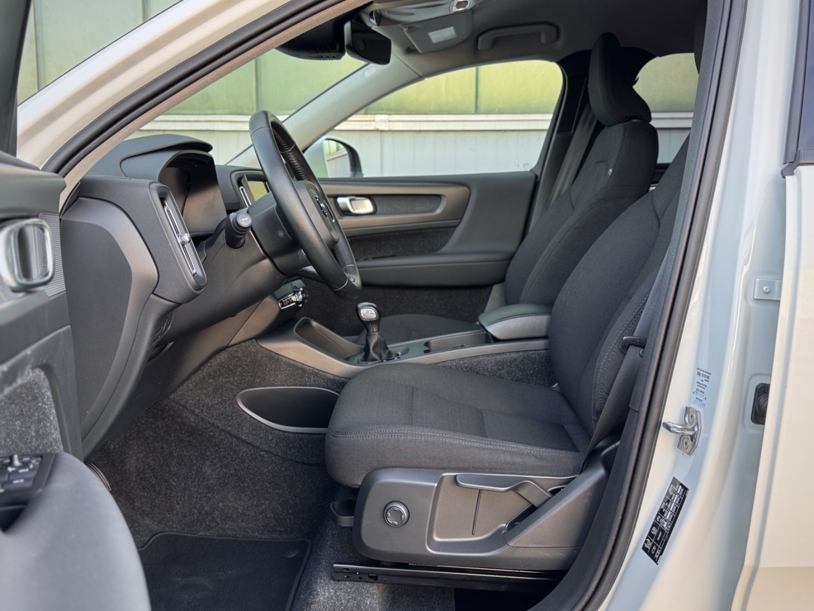Fahrzeugabbildung Volvo XC40 1.5 T2 Momentum Core*NAVI|LED|CAM|SHZ|1.HD*