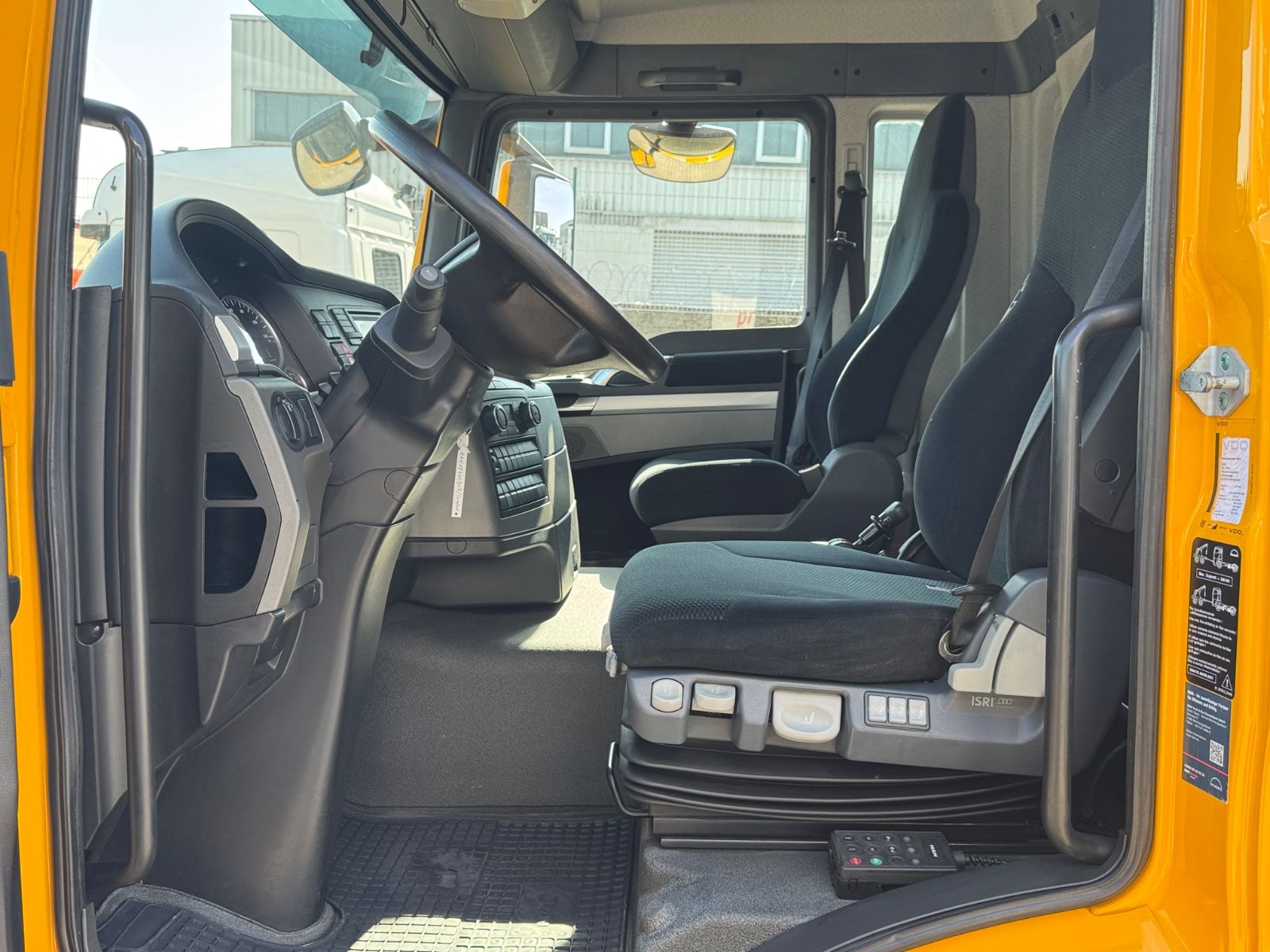 Fahrzeugabbildung MAN 18.440 TGS LL