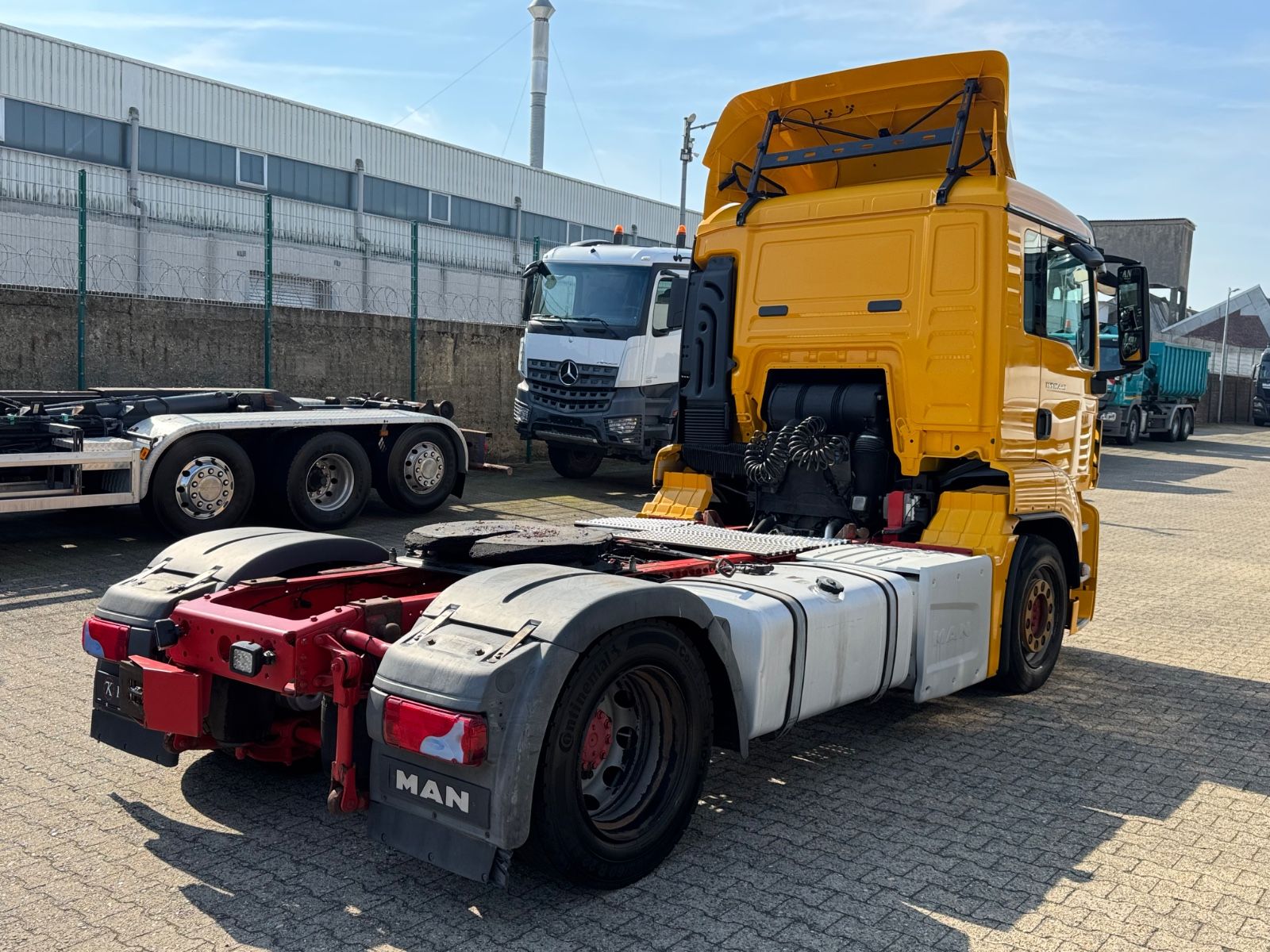 Fahrzeugabbildung MAN 18.440 TGS LL