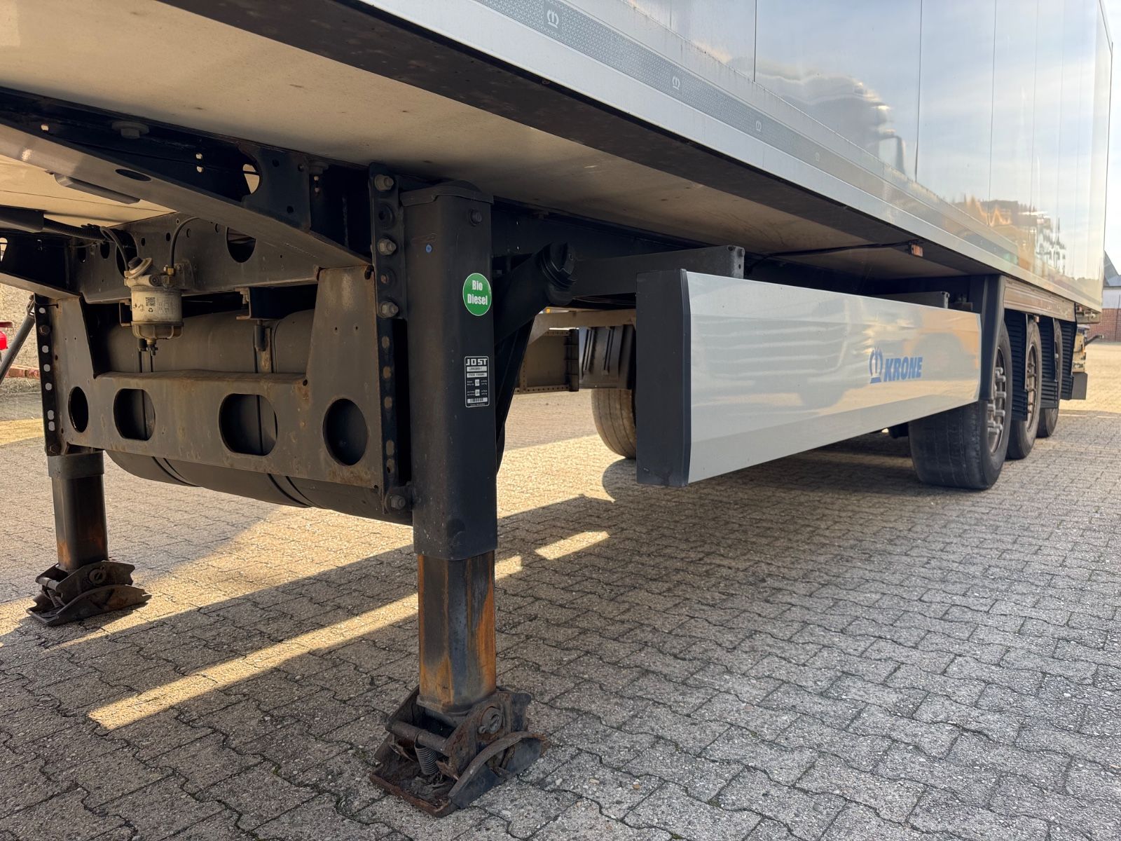 Fahrzeugabbildung Krone Tiefkühlkoffer Thermoking SLXi  2x Verdampfer