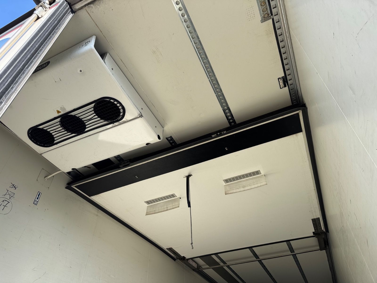 Fahrzeugabbildung Krone Tiefkühlkoffer Thermoking SLXi  2x Verdampfer