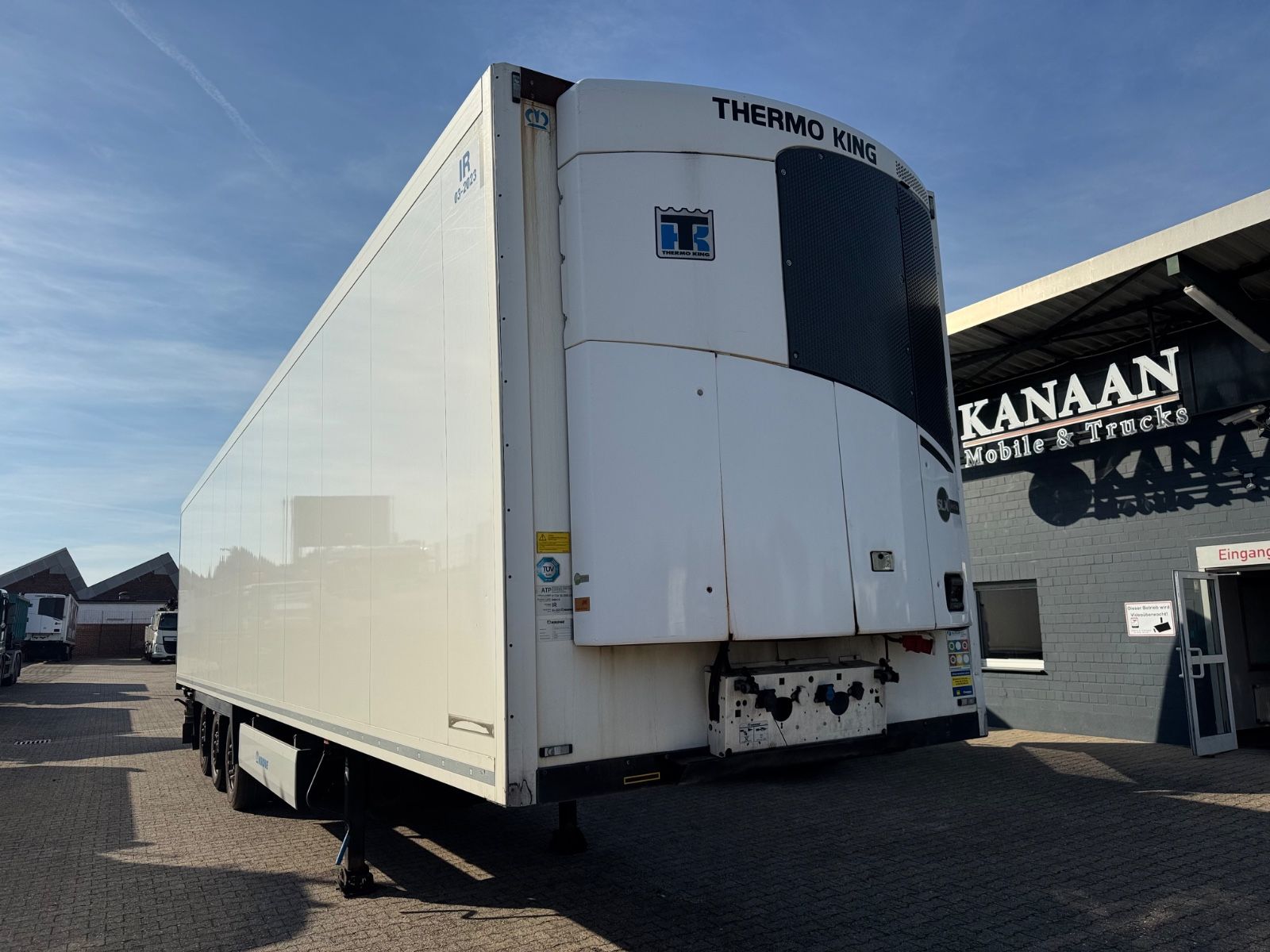 Fahrzeugabbildung Krone Tiefkühlkoffer Thermoking SLXi  2x Verdampfer
