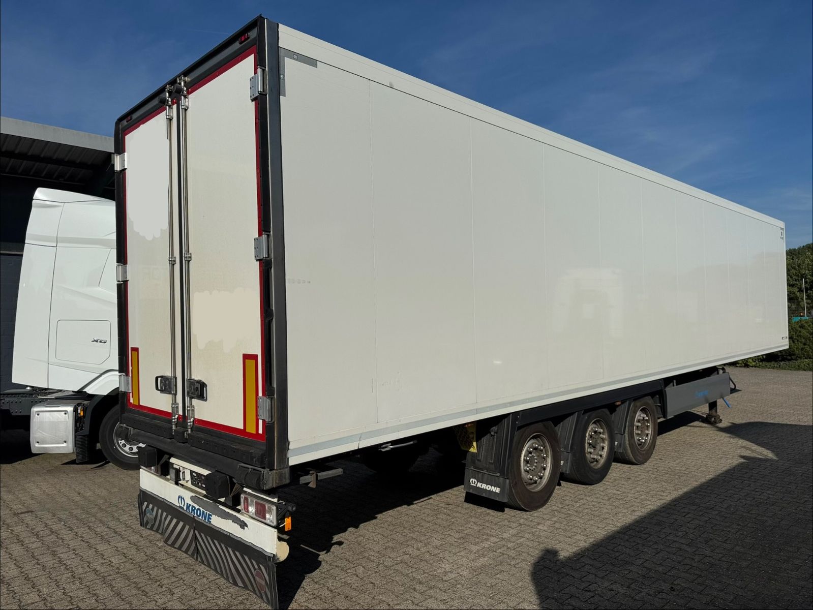 Fahrzeugabbildung Krone Tiefkühlkoffer Thermoking SLXi  2x Verdampfer