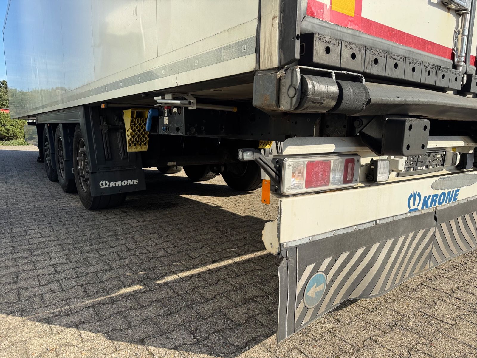 Fahrzeugabbildung Krone Tiefkühlkoffer Thermoking SLXi  2x Verdampfer