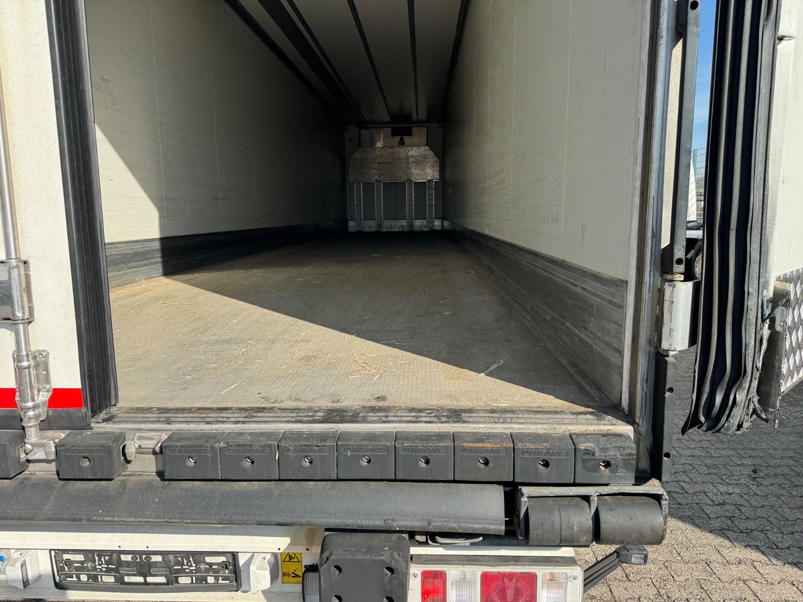 Fahrzeugabbildung Krone Tiefkühlkoffer Thermoking SLXi  2x Verdampfer