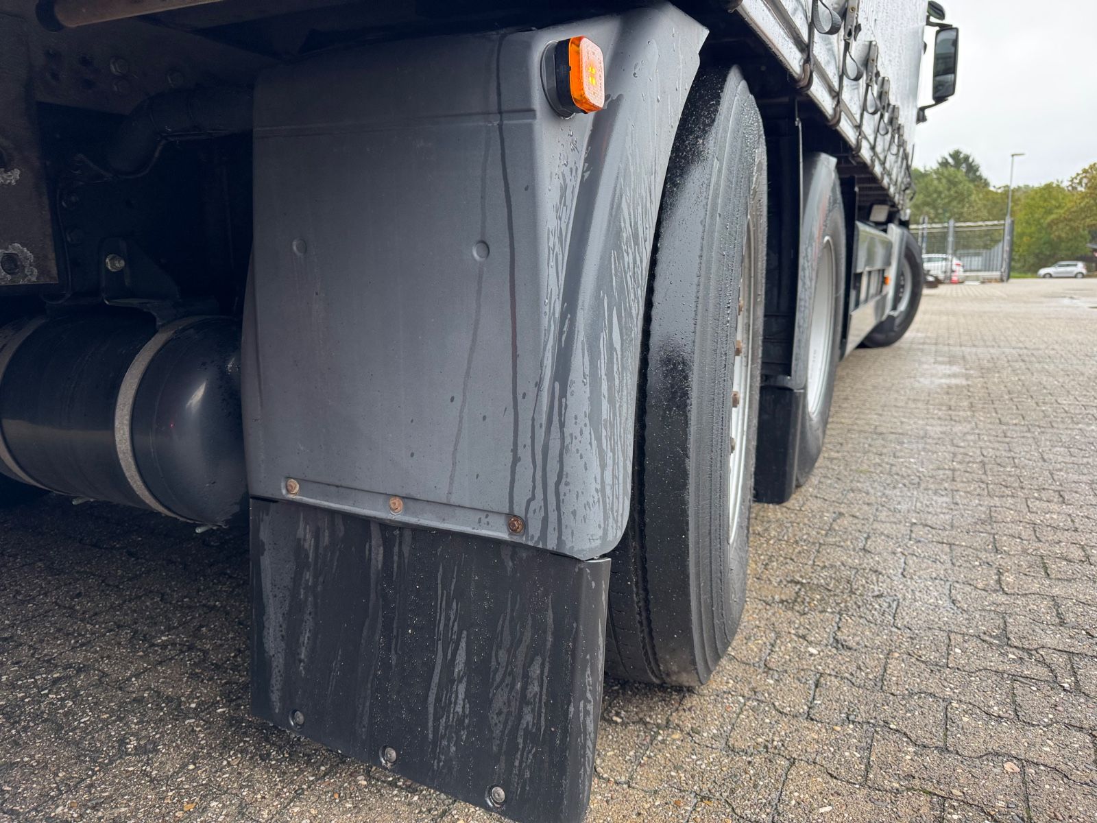Fahrzeugabbildung MAN 26.470 XXL TGX  Mitnahmestapler Moffett M4 NX