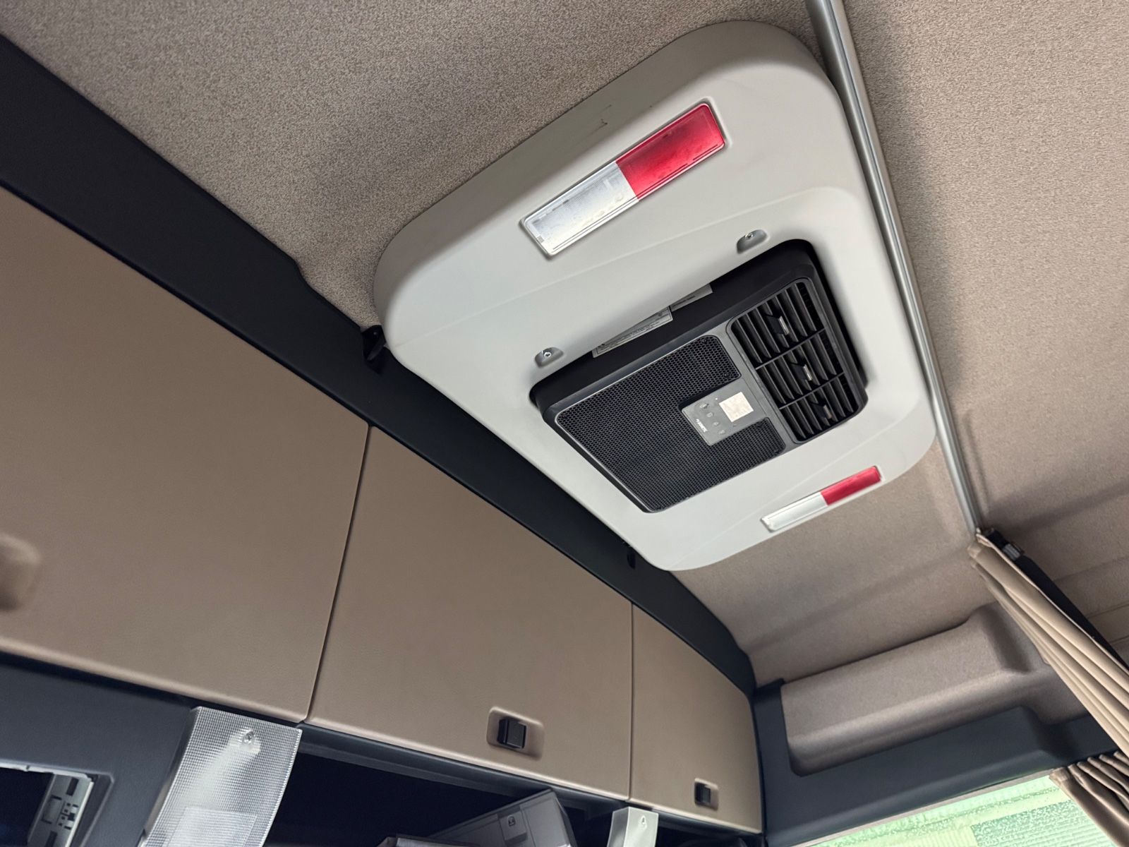 Fahrzeugabbildung MAN 26.470 XXL TGX  Mitnahmestapler Moffett M4 NX