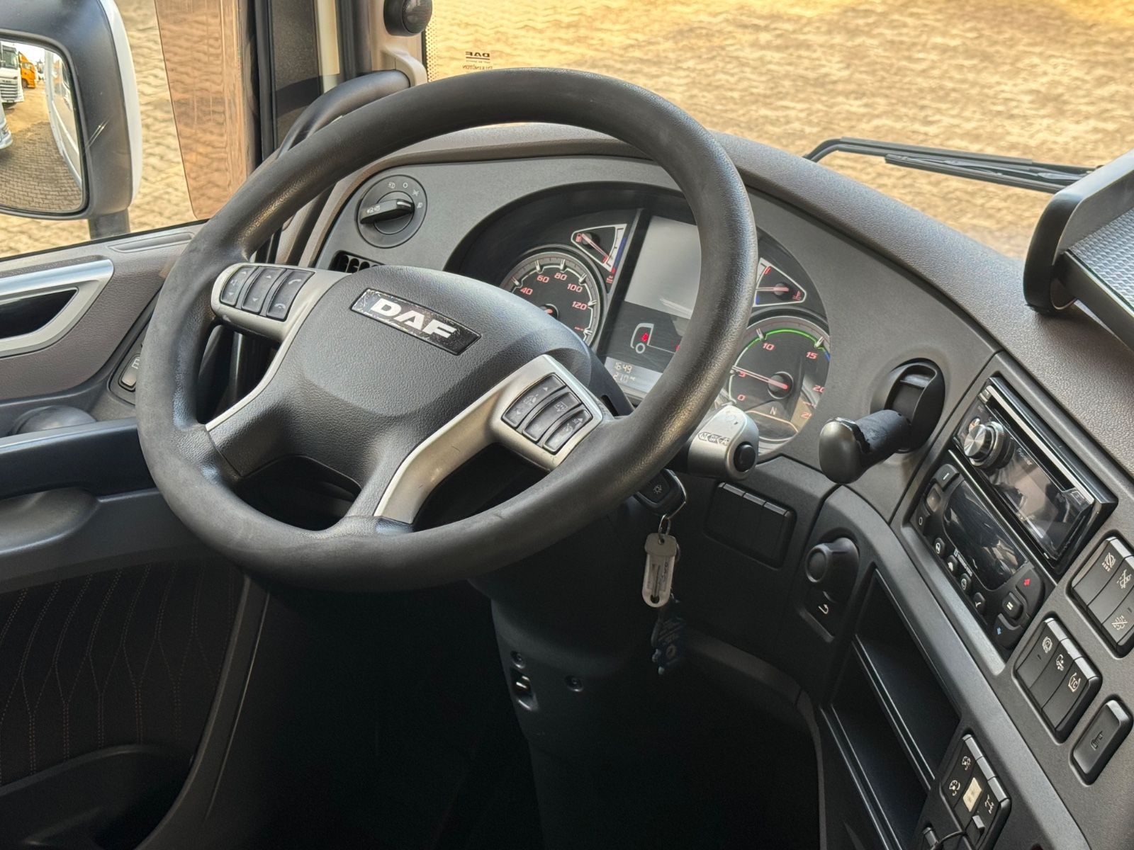 Fahrzeugabbildung DAF XF480  6x2 Kühlkoffer Thermoking LBW TOP