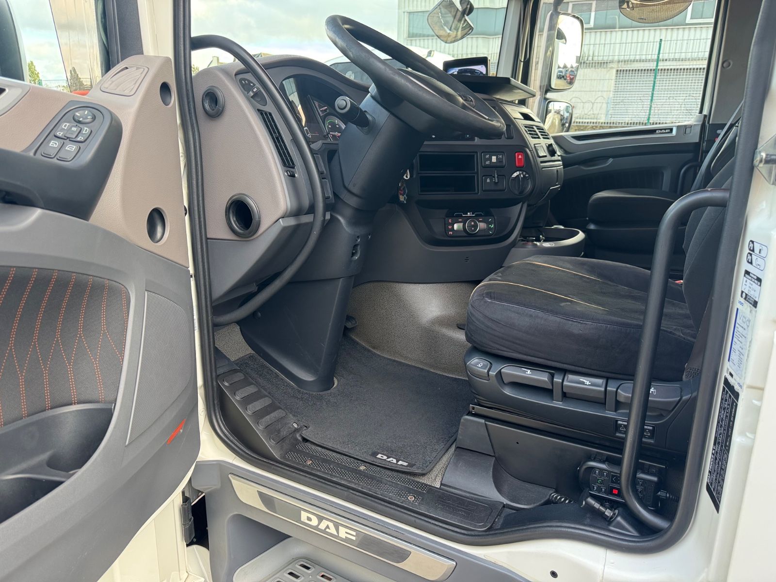 Fahrzeugabbildung DAF XF480  6x2 Kühlkoffer Thermoking LBW TOP