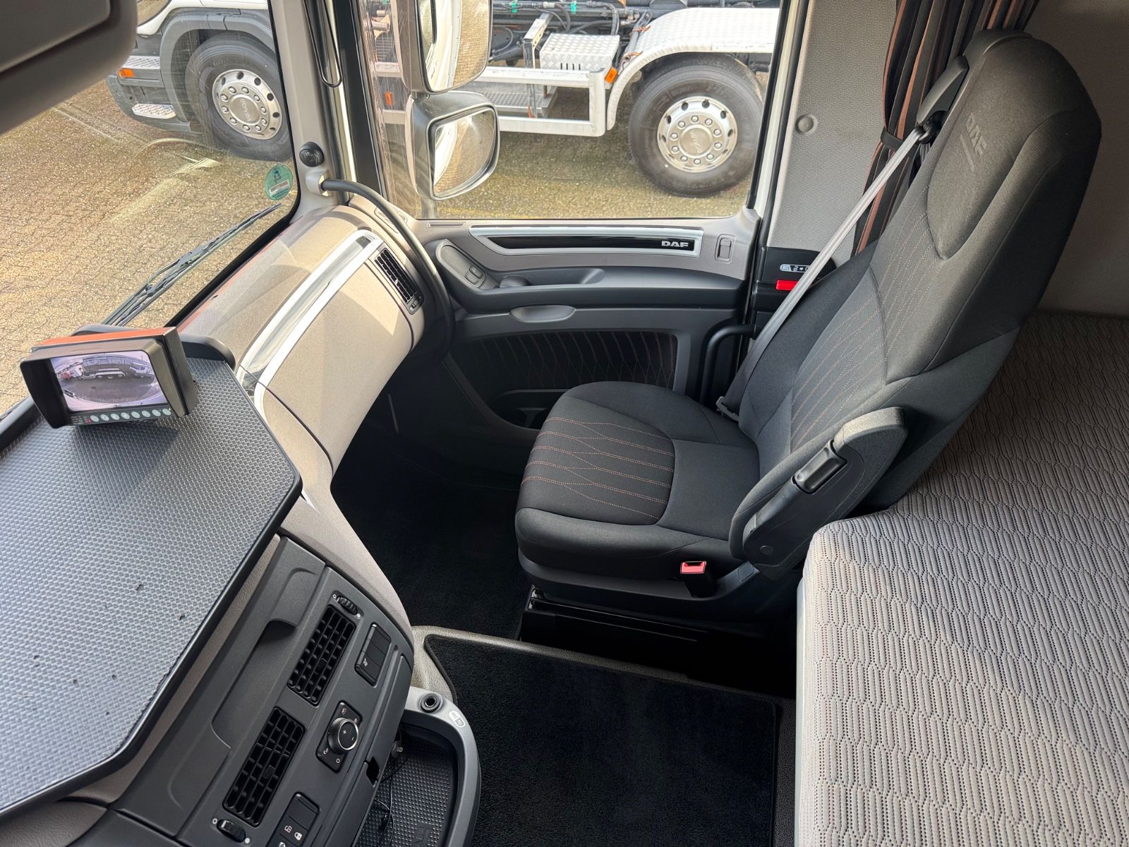Fahrzeugabbildung DAF XF480  6x2 Kühlkoffer Thermoking LBW TOP