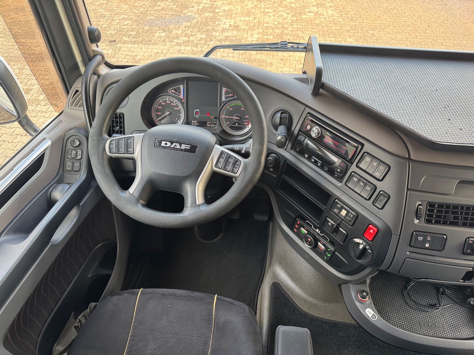 Fahrzeugabbildung DAF XF480  6x2 Kühlkoffer Thermoking LBW TOP